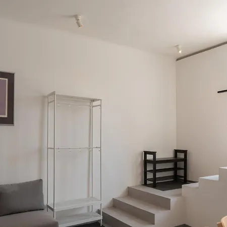 New Spacious For 6 People, Direct Entrance Prag