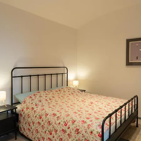 Lejlighed New Spacious For 6 People, Direct Entrance Prag