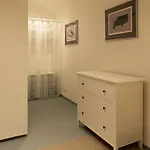 New Spacious For 6 People, Direct Entrance Apartmán