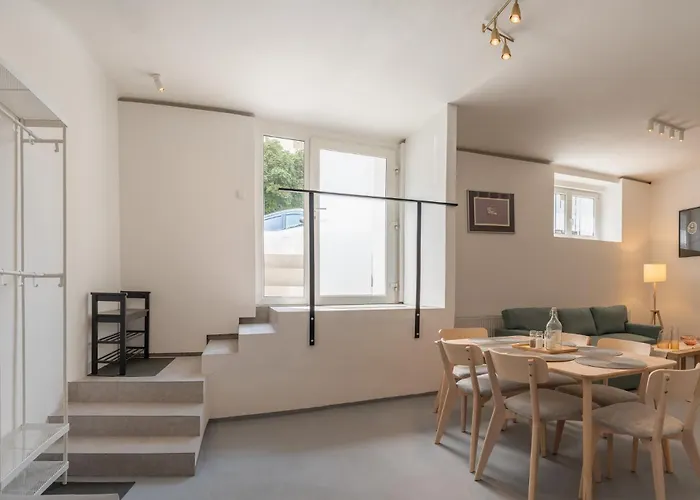 Appartement New Spacious For 6 People, Direct Entrance Prague