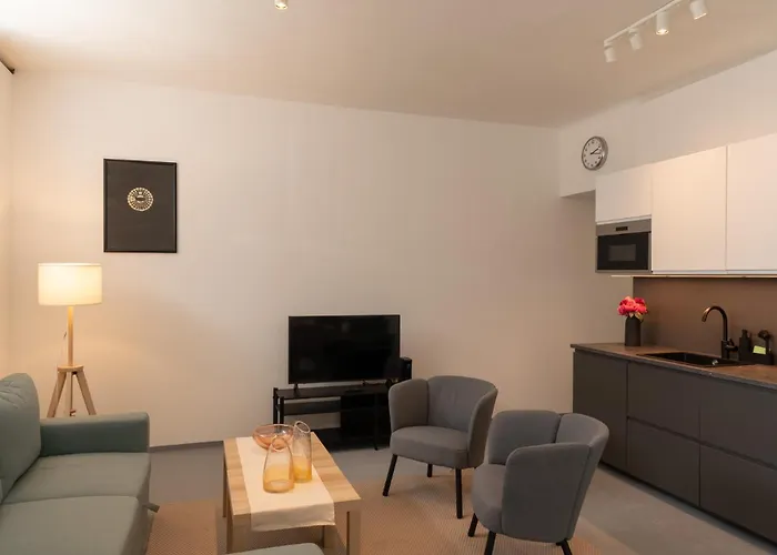 New Spacious For 6 People, Direct Entrance Prague