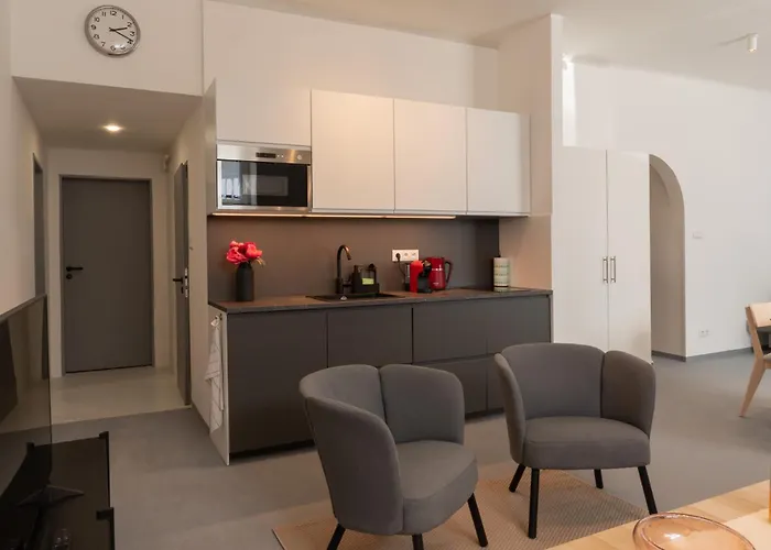 New Spacious For 6 People, Direct Entrance