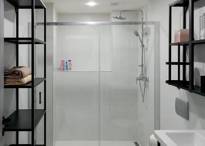 New Spacious For 6 People, Direct Entrance Appartement *