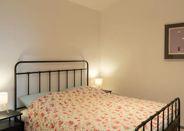 Appartement New Spacious For 6 People, Direct Entrance Prague