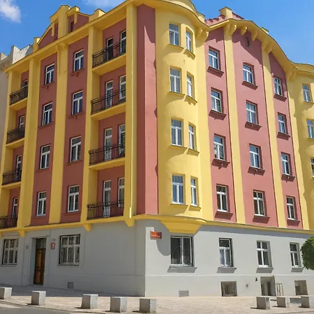 New Spacious For 6 People, Direct Entrance * Prag