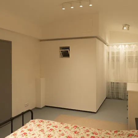 New Spacious For 6 People, Direct Entrance * Prag